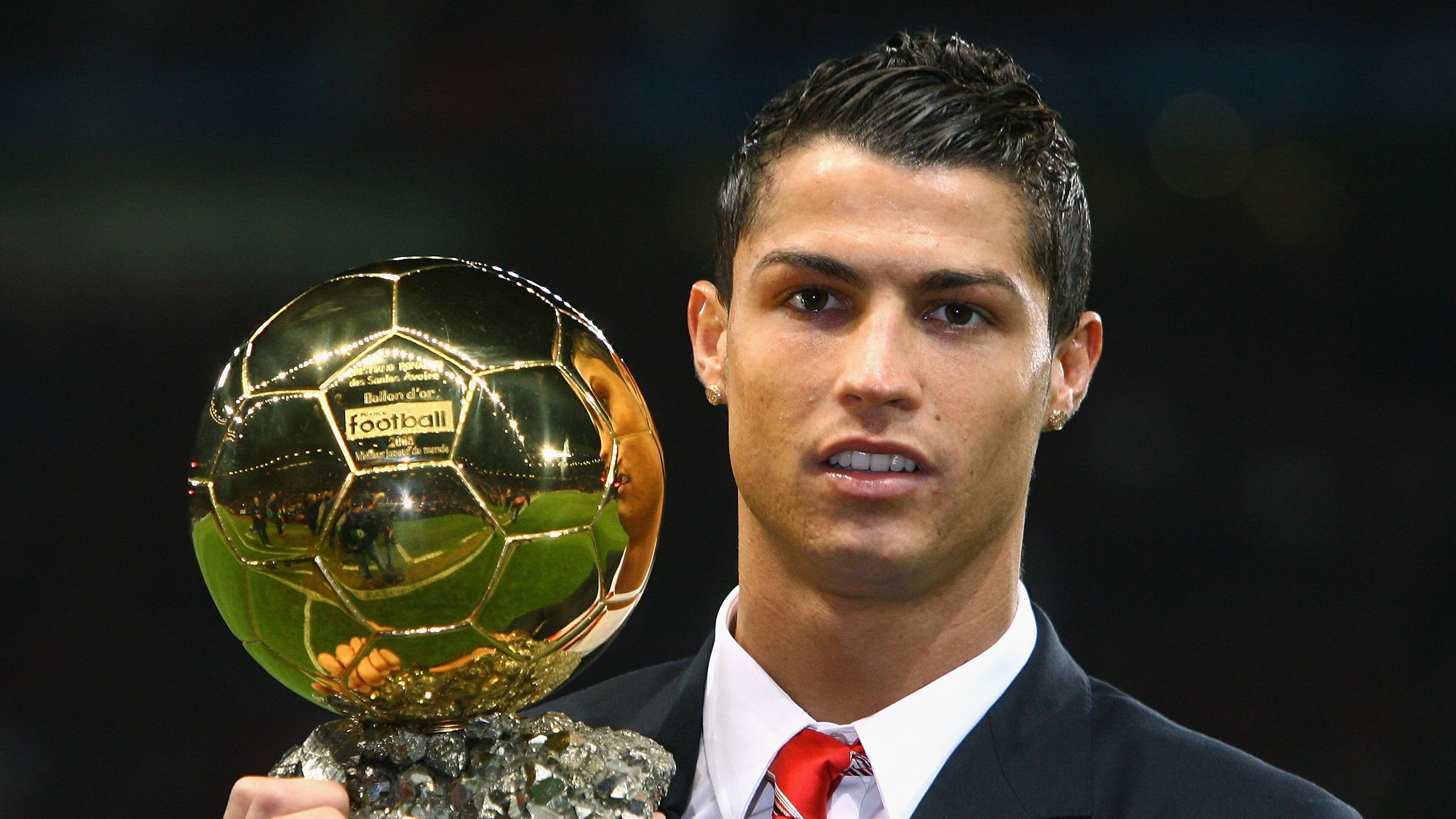 球队风光赛季胜出，外界纷纷点赞支持，球队风采介绍